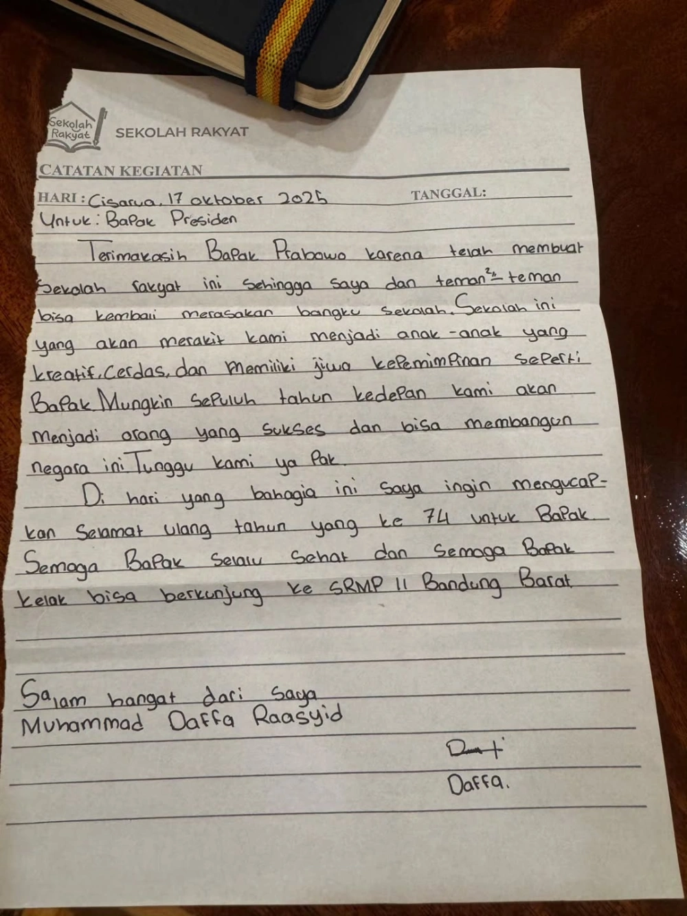 Isi surat kiriman dari seorang siswa Sekolah Rakyat yang ditujukan kepada Presiden Prabowo Subianto. [Instagram @sekretariat.kabinet]